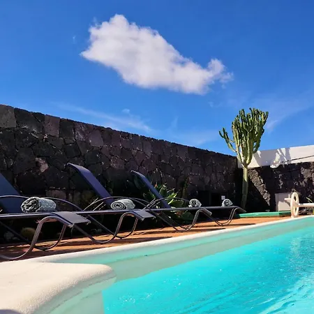 Lagarto Heated Pool Aircon * Playa Blanca (Lanzarote)