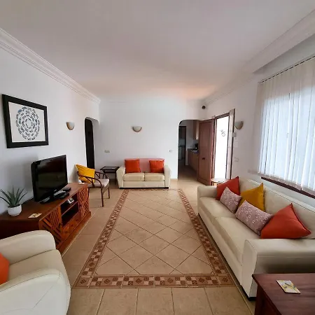 Lagarto Heated Pool Aircon Villa *