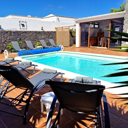 Lagarto Heated Pool Aircon Villa