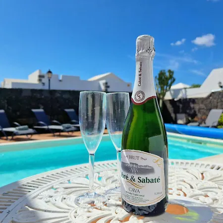 Lagarto Heated Pool Aircon * Playa Blanca (Lanzarote)