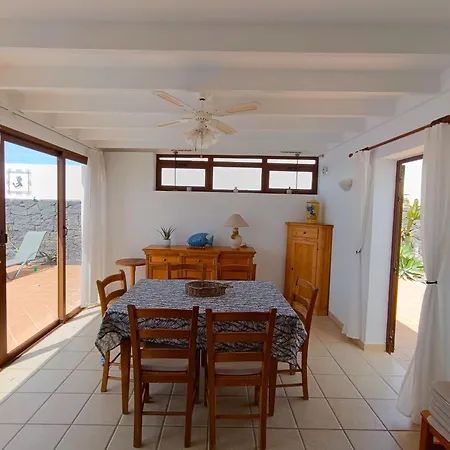 Lagarto Heated Pool Aircon * Playa Blanca (Lanzarote)